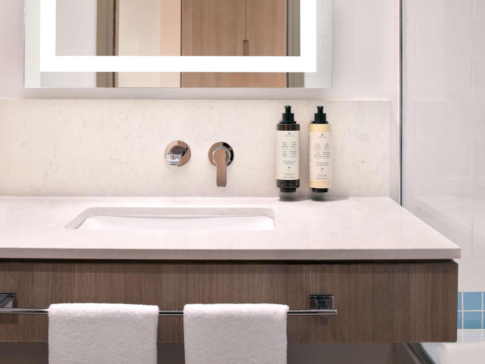 Mercure Dubai Deira Екстериор снимка